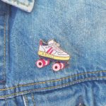 pin's roller derby féministe