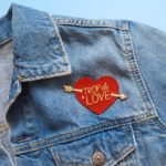 patch brodé en forme de coeur trop de love